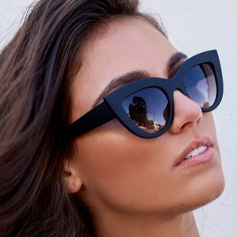 1989 classic cat eye sunglasses - Picture 1 of 3